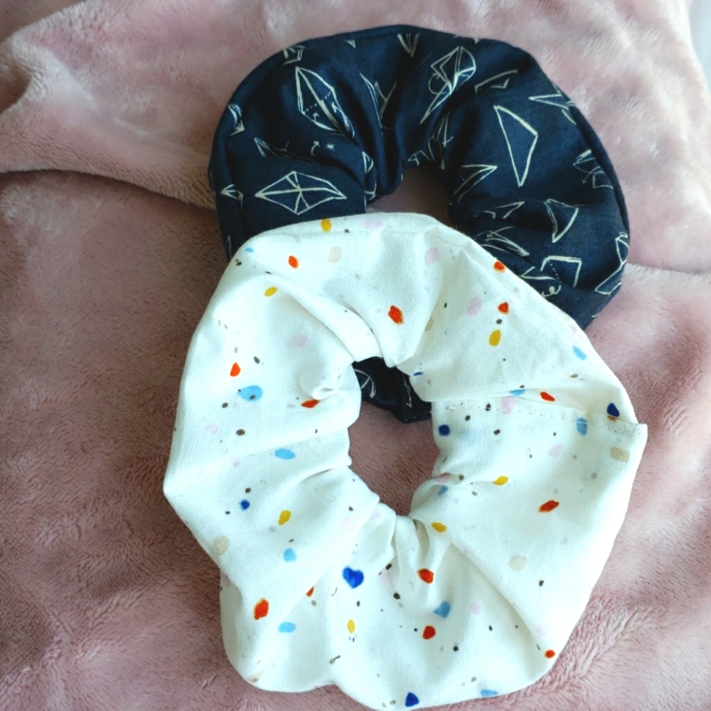 🪡 💙 Handmade Cotton Scrunchies! - Picture 2 of 7